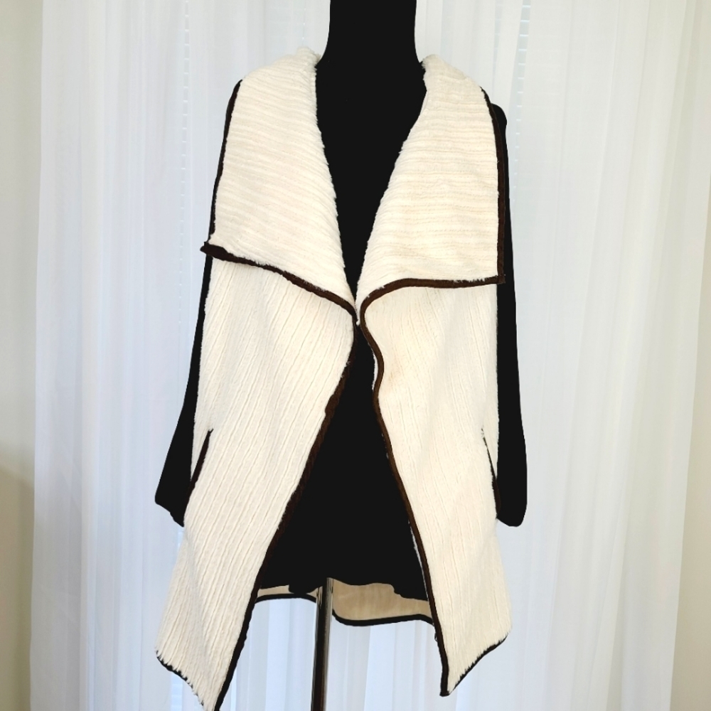 DAVI & DANI Cream and Brown Draped Open Front Vest